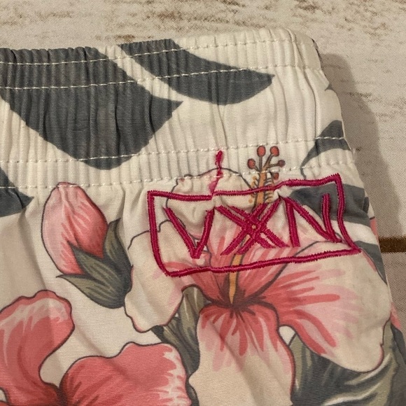 DIXXON VIXXON Women’s Palm Leaves and Hibiscus Shorts SIze 2X - Picture 9 of 12